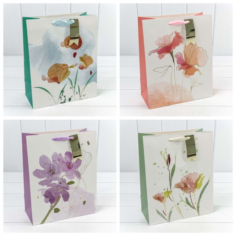 Пакет подарочный с тиснением "Цветы акварель" (микс) 26*32*10 210г 1/20 1/240 Арт: 000227C