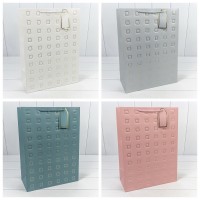 Пакет подарочный с тиснением "Квадратики" (микс) 31*42*15 210г 1/20 1/80 Арт: 000881A