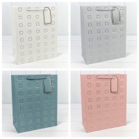 Пакет подарочный с тиснением "Квадратики" (микс) 26*32*13 210г 1/20 1/240 Арт: 000881C